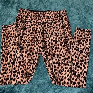 -Cheetah leggings with pockets